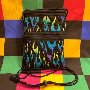 Vintage crossbody bag in quilted flames 🔥